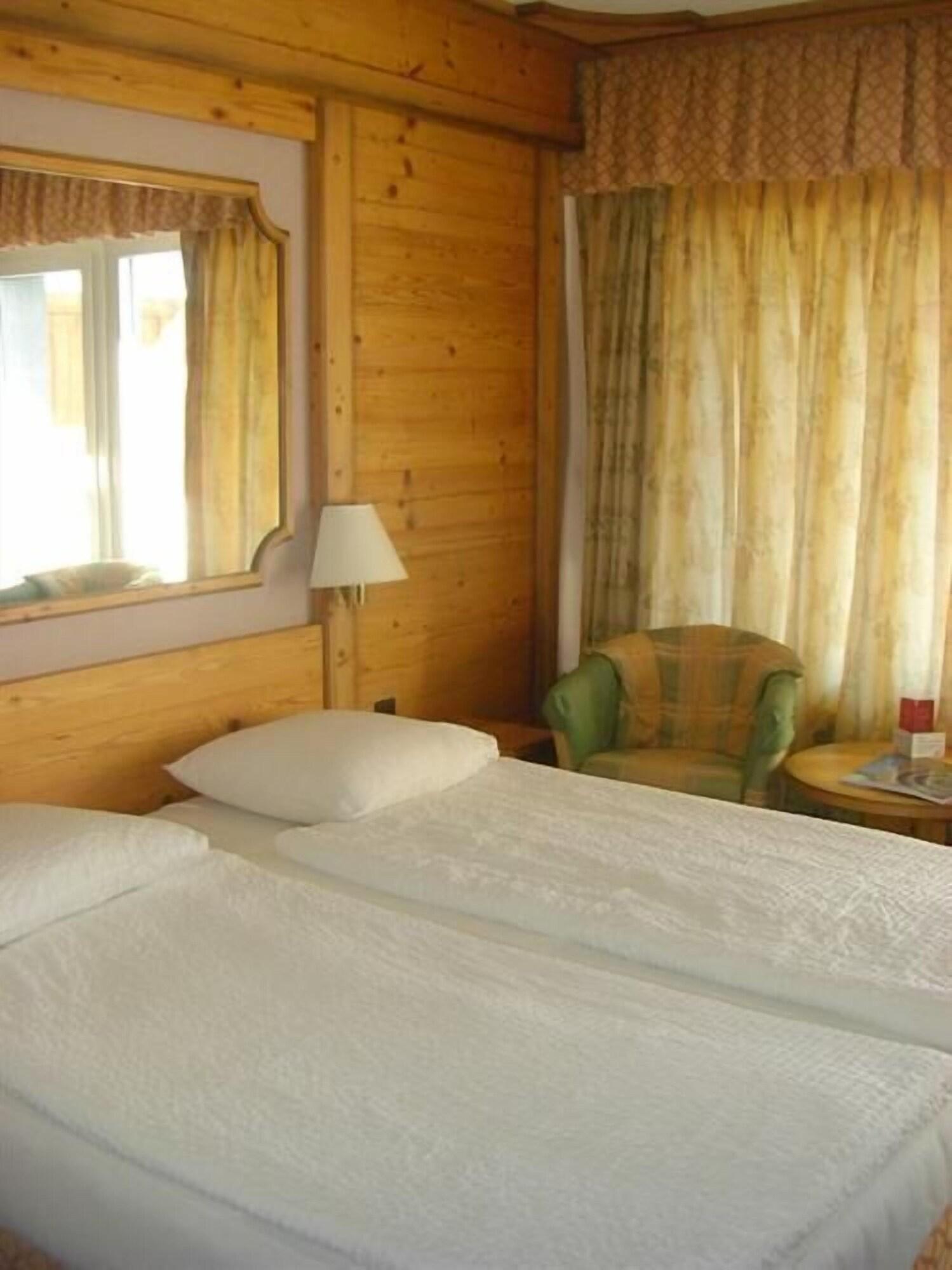 Hotel-Restaurant Le Mont Paisible, Crans-Montana Exterior photo